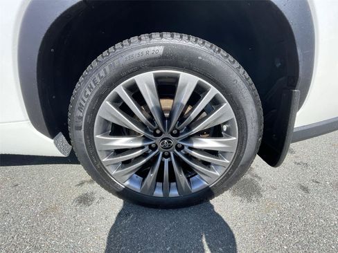 Used 2021 Toyota Highlander Platinum AWD/4WD image 27