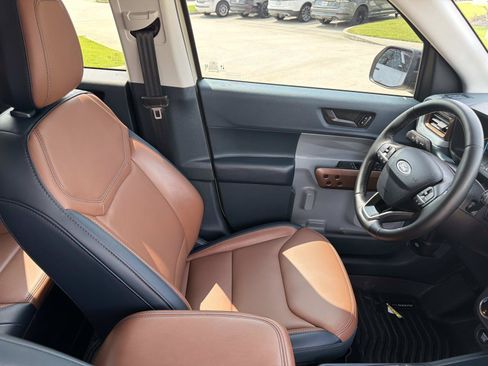 Used 2024 Ford Maverick Lariat FWD image 11