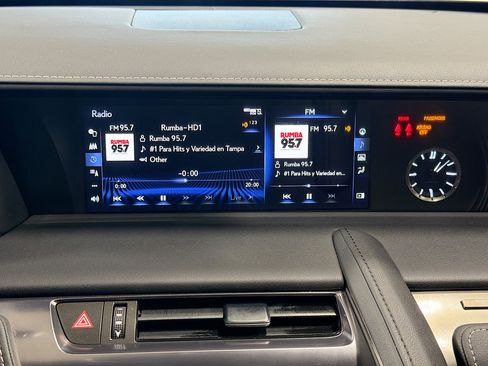 Used 2021 Lexus LC 500 Convertible image 27