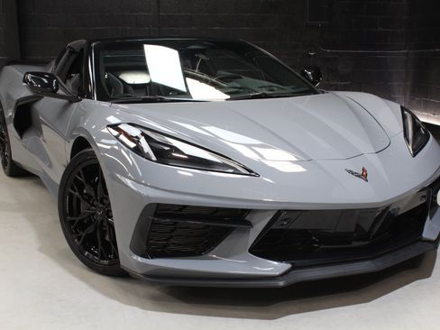 Used 2024 Chevrolet Corvette Stingray Premium Conv w/ Z51 Performance Package RWD image 14