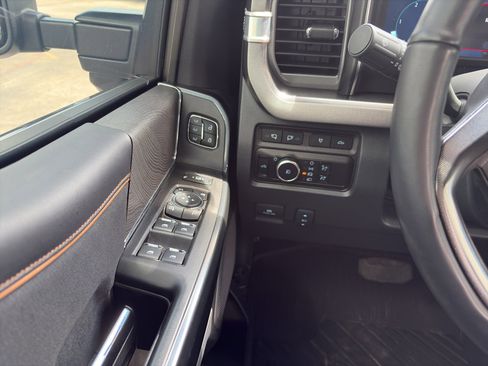 Used 2024 Ford F350 Platinum w/ FX4 Off-Road Package AWD/4WD image 23