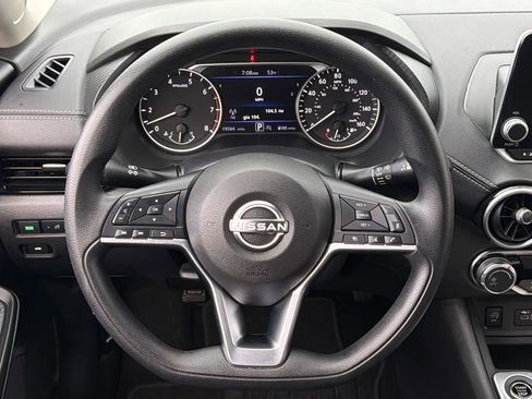 Used 2025 Nissan Sentra SV image 4