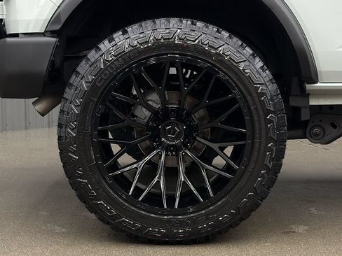 Used 2024 Ford Bronco Wildtrak AWD/4WD image 11