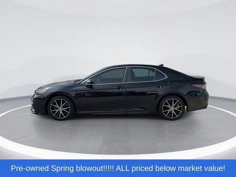 Used 2022 Toyota Camry SE w/ Convenience Package FWD image 5