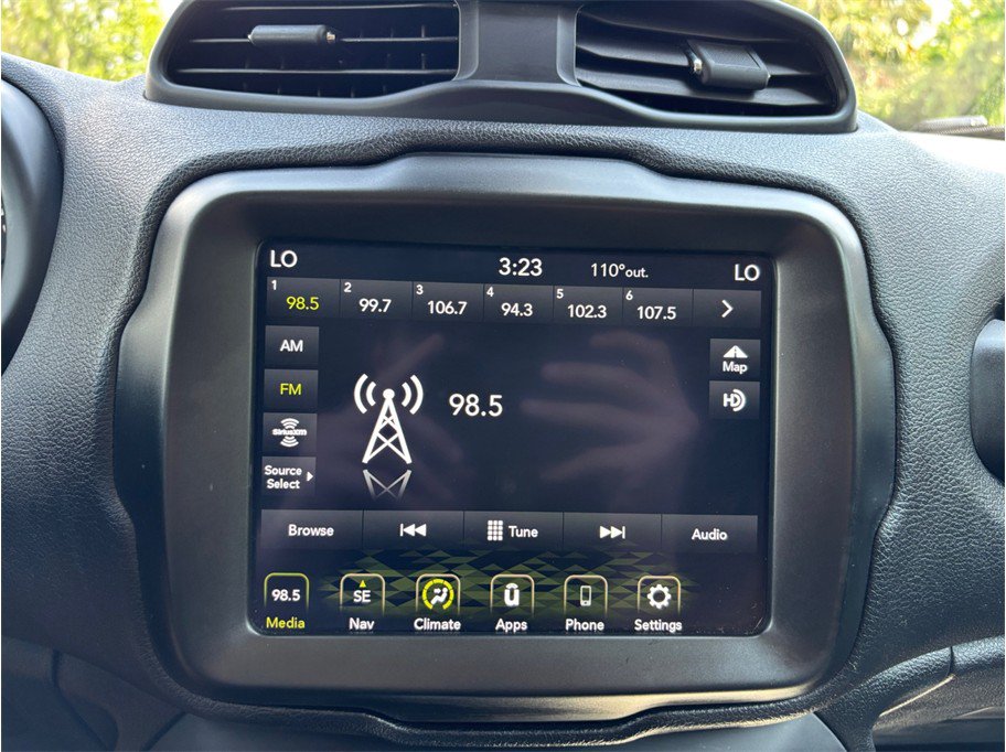 Used 2023 Jeep Renegade Latitude AWD/4WD image 25