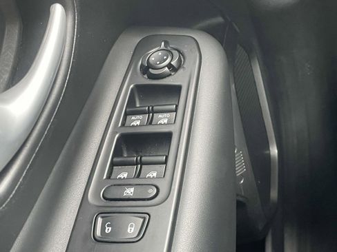 Certified 2023 Jeep Renegade Latitude image 8