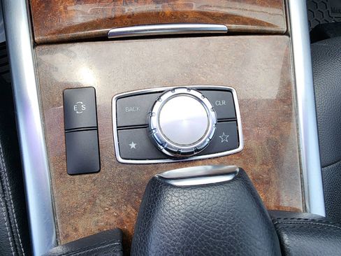 Used 2014 Mercedes-Benz E 350 4MATIC Sedan image 19