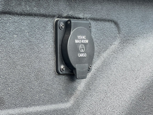 Used 2025 RAM 2500 Laramie w/ Night Edition AWD/4WD image 9