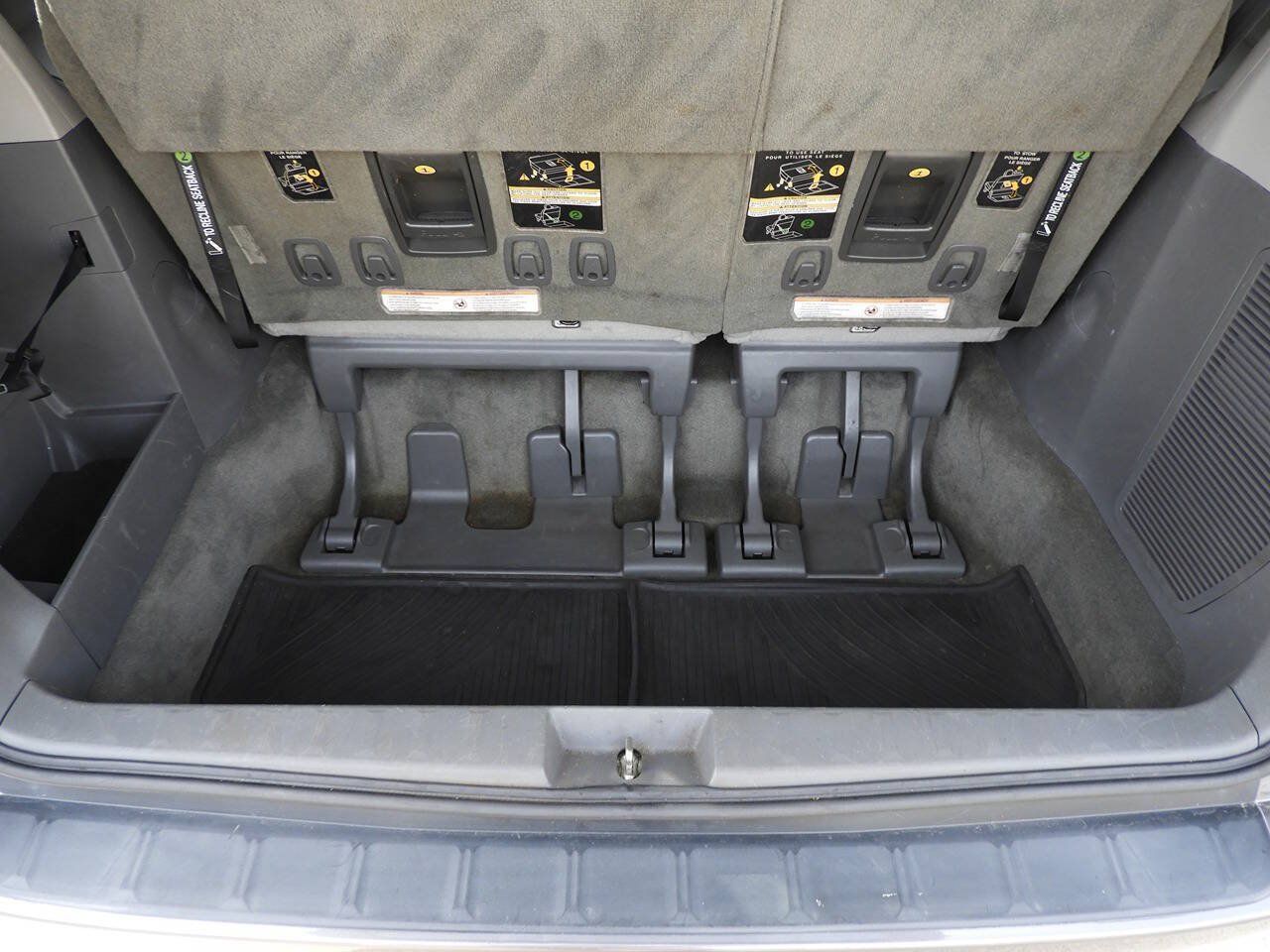 Used 2017 Toyota Sienna LE FWD image 30