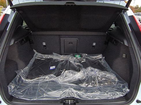 New 2026 Volvo XC40 B5 Plus w/ Protection Package Premier image 21