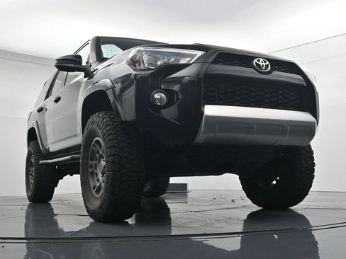 Used 2019 Toyota 4Runner TRD Off-Road AWD/4WD image 18