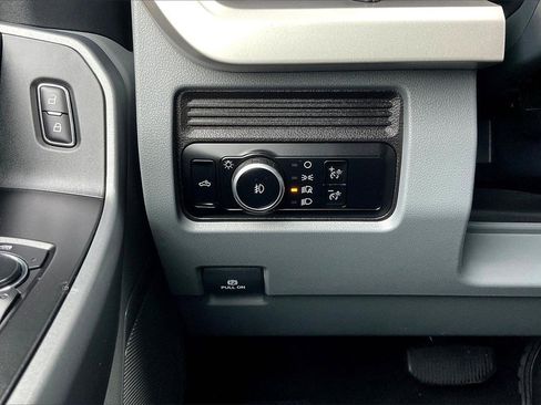 Used 2024 Ford F250 XLT image 24