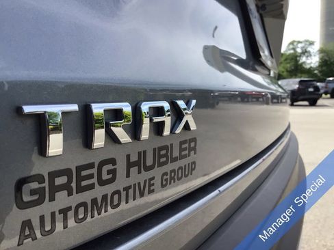 Used 2025 Chevrolet Trax LT FWD image 15