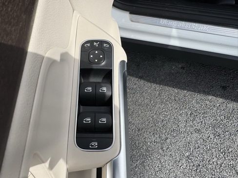 Certified 2021 Mercedes-Benz GLB 250 4MATIC image 19