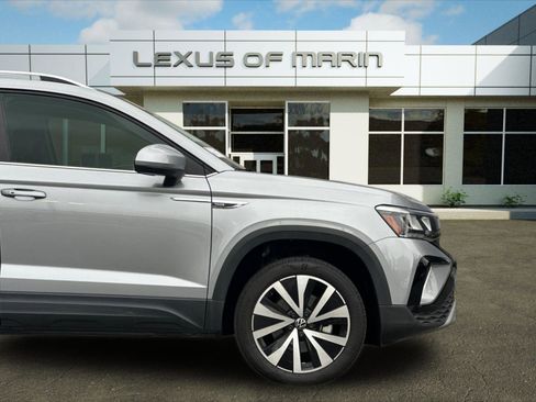 Used 2023 Volkswagen Taos SE image 34