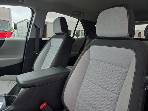 Used 2023 Chevrolet Equinox LT AWD/4WD image 25