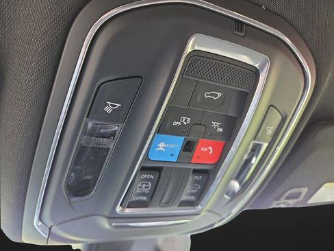 New 2025 Jeep Grand Cherokee Altitude image 26