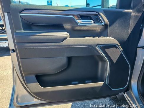 Used 2025 Chevrolet Silverado 2500 LT w/ Convenience Package AWD/4WD image 18