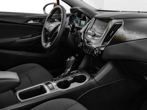 Used 2017 Chevrolet Cruze LT w/ Convenience Package image 20