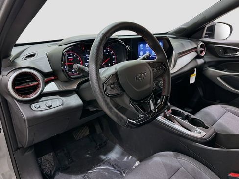 Certified 2026 Chevrolet Trax RS w/ Sunroof Package image 9