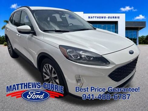 Used 2020 Ford Escape Titanium FWD image 3