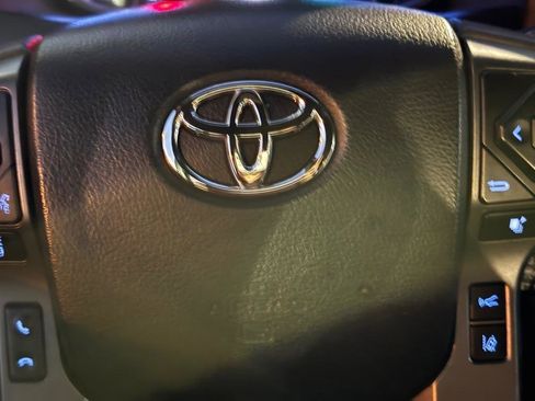 Used 2021 Toyota Tacoma TRD Off-Road AWD/4WD image 10