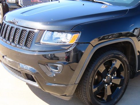 Used 2015 Jeep Grand Cherokee Altitude image 3