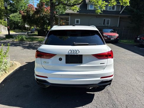 Used 2021 Audi Q3 2.0T Premium w/ Convenience Package AWD/4WD image 9