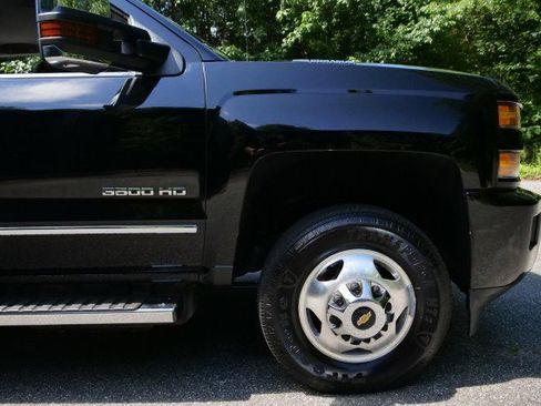 Used 2019 Chevrolet Silverado 3500 LTZ w/ Duramax Plus Package AWD/4WD image 43