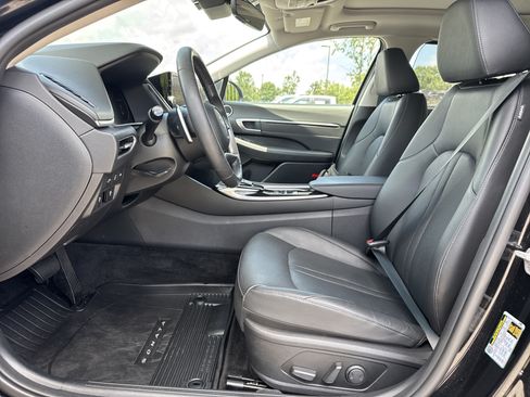 Used 2023 Hyundai Sonata Limited w/ Cargo Package FWD image 16