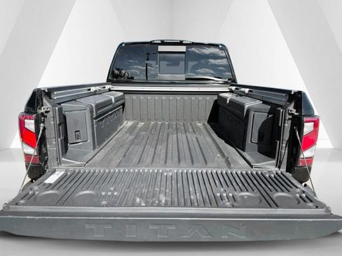 Used 2023 Nissan Titan Platinum Reserve w/ Moonroof Package AWD/4WD image 9