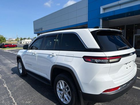 Used 2024 Jeep Grand Cherokee Laredo X w/ Luxury Tech Group I RWD image 3