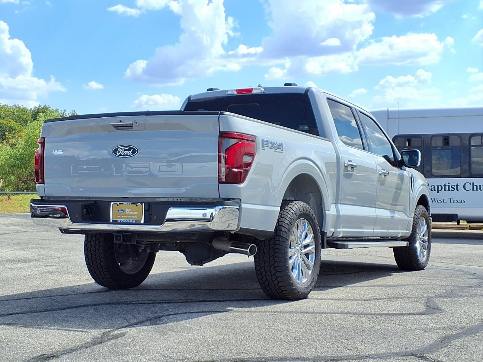 Certified 2024 Ford F150 Lariat w/ FX4 Off-Road Package AWD/4WD image 5