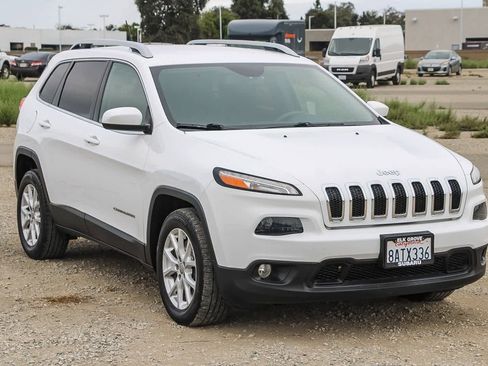 Used 2018 Jeep Cherokee Latitude image 5
