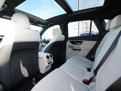 New 2026 Mercedes-Benz GLC 300 4MATIC image 40