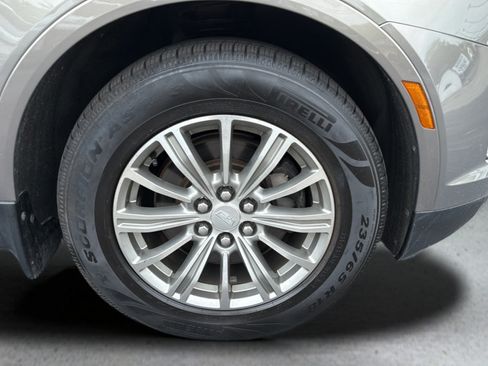 Used 2018 Cadillac XT5 Luxury w/ Driver Awareness Package AWD/4WD image 13