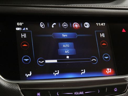 Used 2018 Cadillac XT5 Luxury w/ Driver Awareness Package image 13