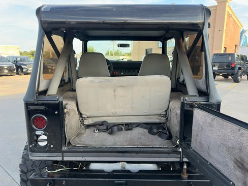 Used 1989 Jeep Wrangler Laredo image 18