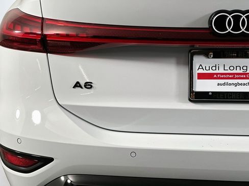 Used 2025 Audi A6 e-tron Premium RWD image 17