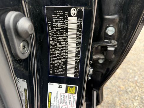 Used 2025 Toyota Corolla LE image 28