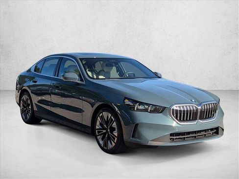 Used 2026 BMW 540i xDrive AWD/4WD image 3