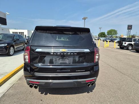 Used 2024 Chevrolet Suburban Premier AWD/4WD image 9