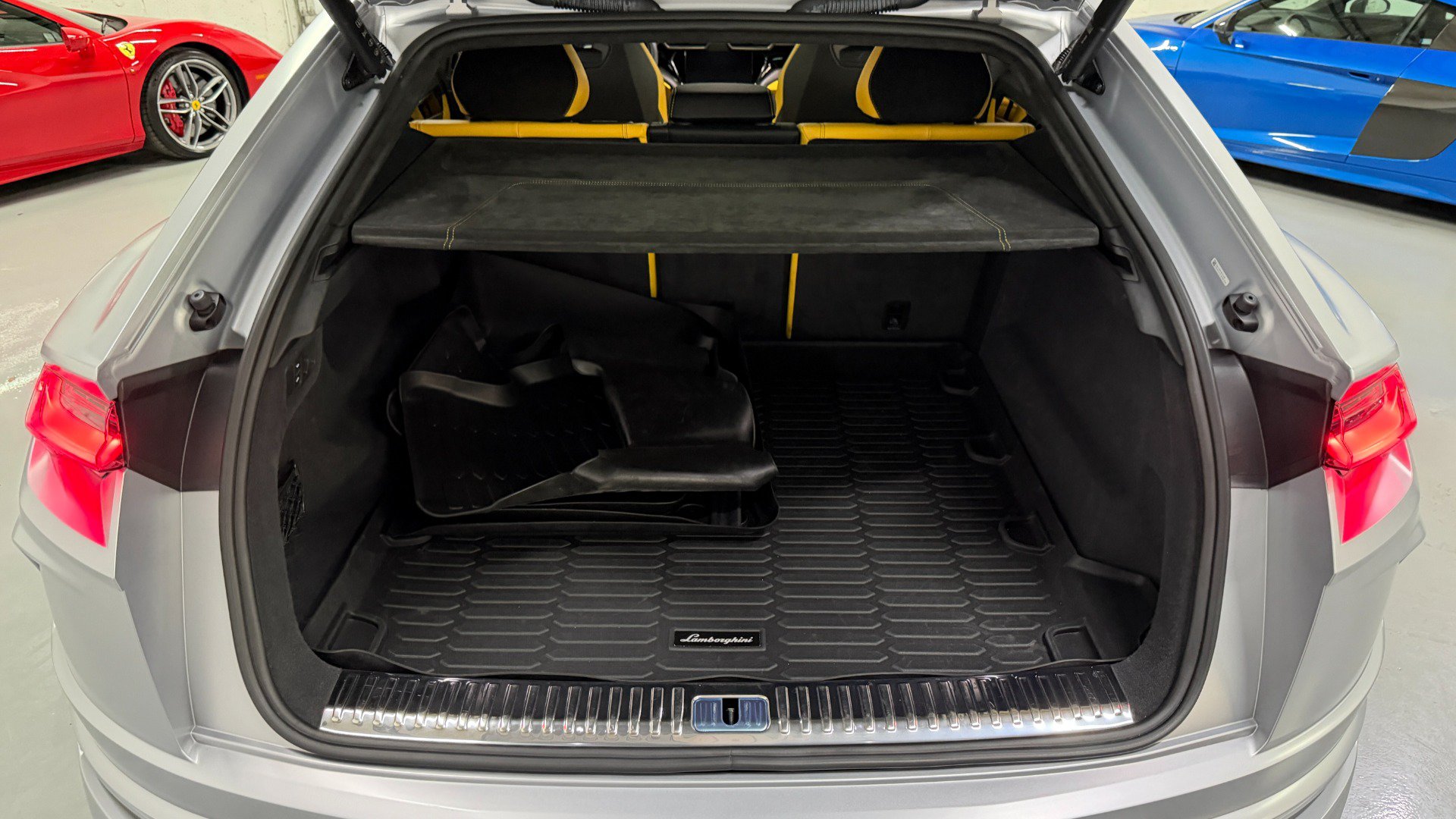 Used 2022 Lamborghini Urus AWD/4WD image 86