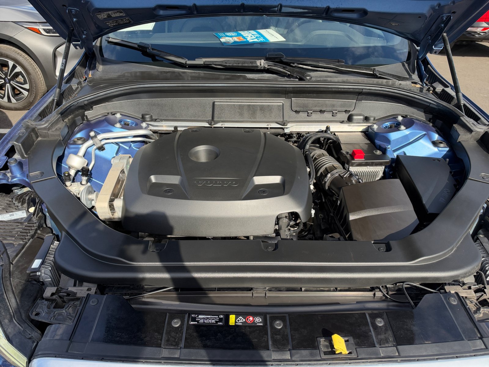 Used 2018 Volvo XC60 T6 R-Design w/ Convenience Package AWD/4WD image 21
