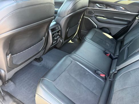 Used 2022 Jeep Grand Cherokee Trailhawk AWD/4WD image 7