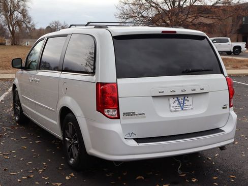 Used 2017 Dodge Grand Caravan SXT image 7
