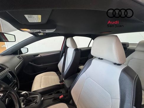 Used 2016 Volkswagen Jetta Sport FWD image 12