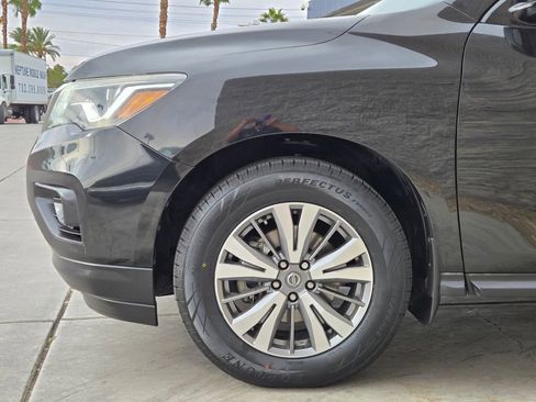 Used 2020 Nissan Pathfinder S AWD/4WD image 11
