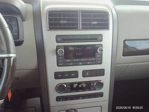 Used 2008 Lincoln MKX 2WD image 13