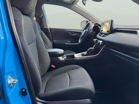 Certified 2020 Toyota RAV4 XLE image 21